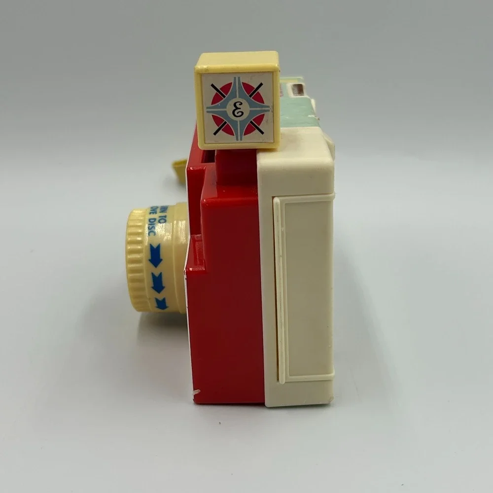 Fisher-Price 2011 Changeable Picture Disc Toy Camera, Discs‎ are NOT Included